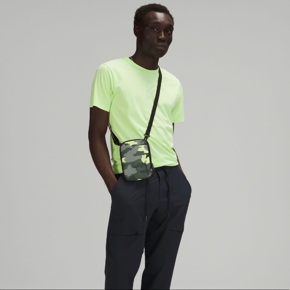 Lululemon Easy Access Crossbody Bag NWT Camo_4